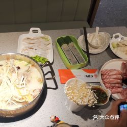 摸骨養(yǎng)生 一種傳統(tǒng)與現(xiàn)代結(jié)合的健康調(diào)理方式