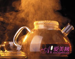 養生新知 喝茶水牛奶強筋健骨，巧防頸腰椎病與摸骨養生